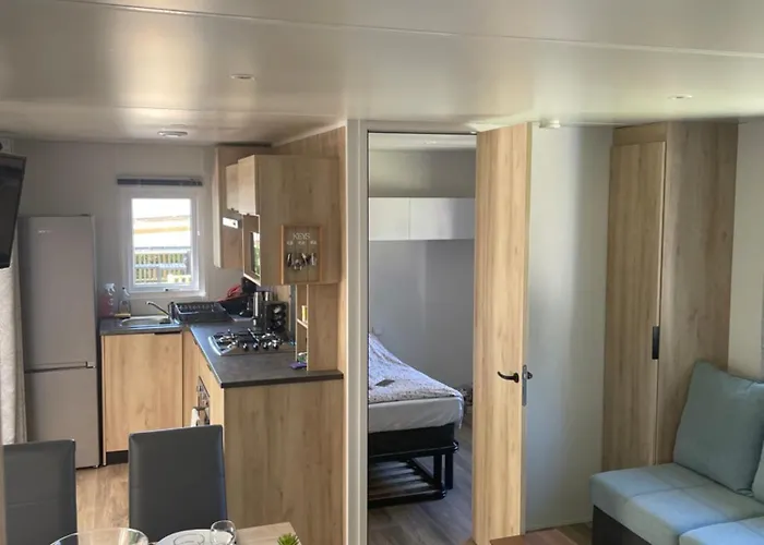 L'ecureuil אתר קמפינג *