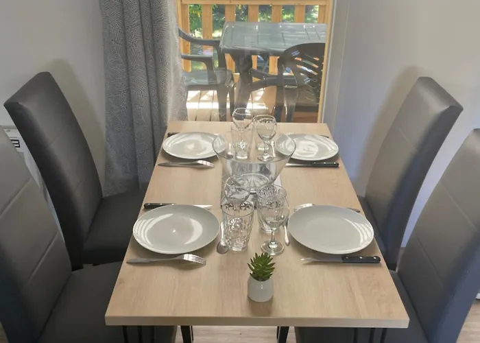 אתר קמפינג L'ecureuil פיריאק-סור-מר